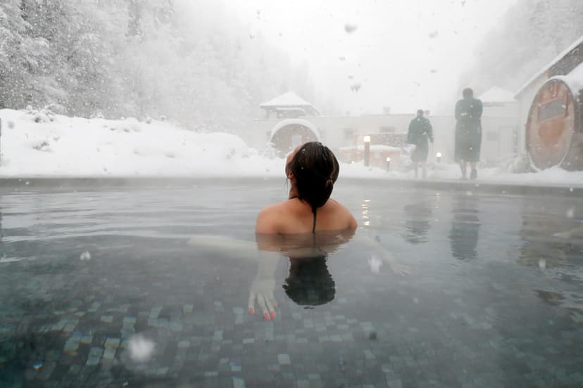 https://a.storyblok.com/f/150663/5297x3531/76ea27d0fd/thermal-spa-at-st-gervais-ski-resort.jpg